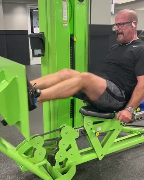 Bodybuilder gym training